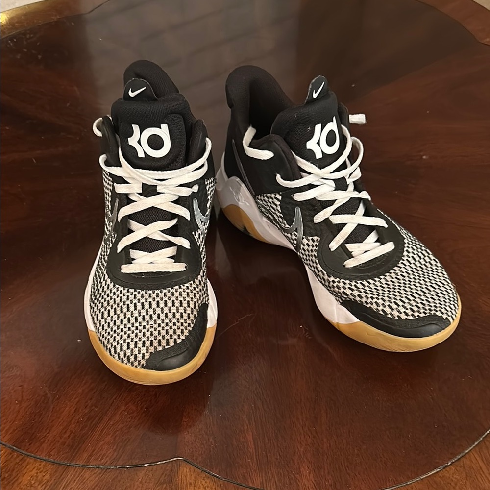 Nike KD Trey 5 IX Basketball Shoes Black MTLC Cool Grey-White